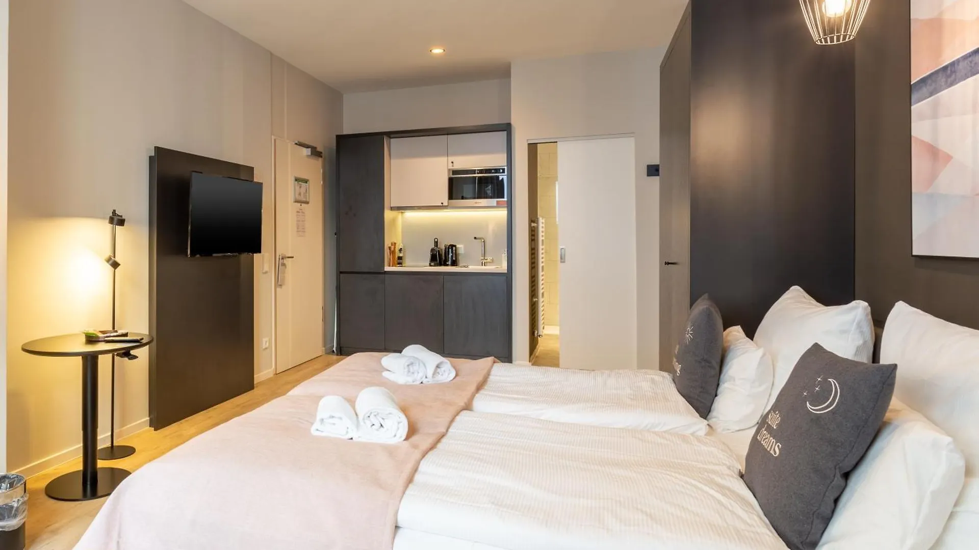 Aparthotel Limehome Duesseldorf Stresemannstrasse - Digital Access